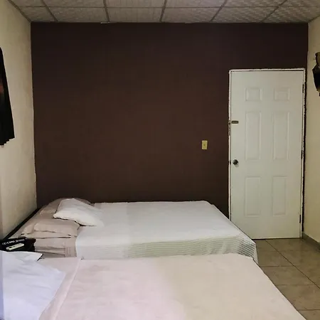 Black Lion Inn Santiago Room photo